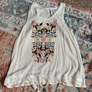 Tank top with embroidery